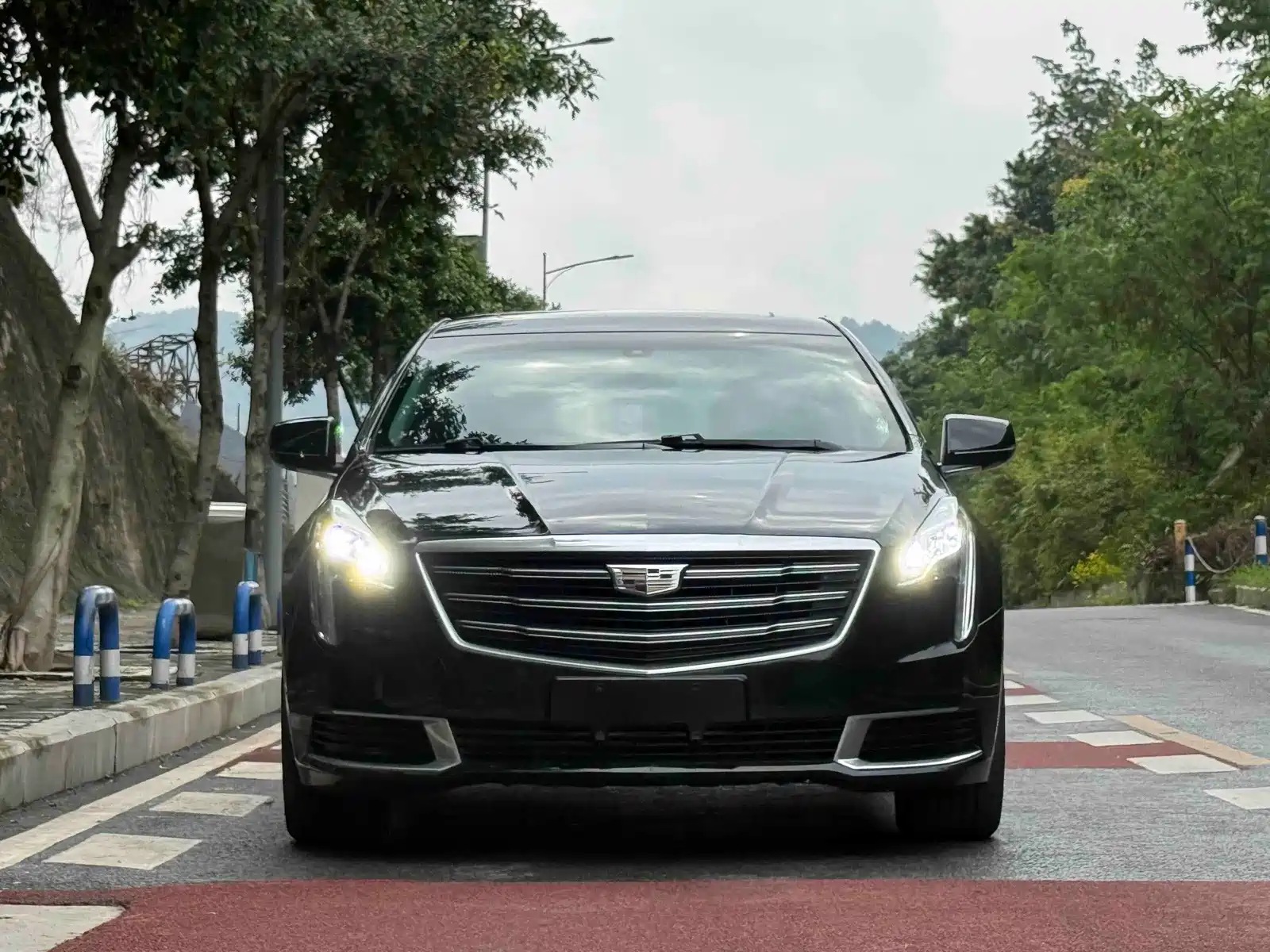 صورة 2 - Cadillac XTS