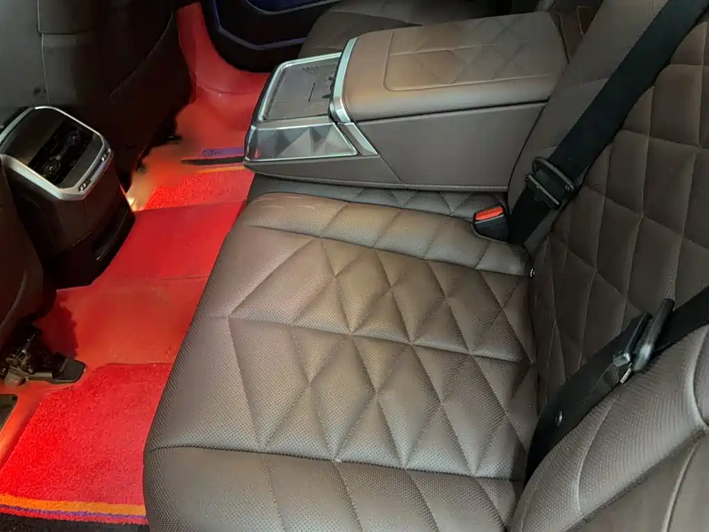 BMW 7 Series 2023 Model 740Li Leading M Sport Package фото 8