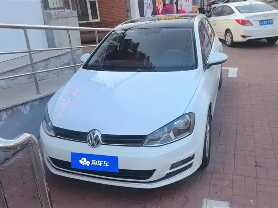 Volkswagen Golf 2016 230TSI Automatic Comfort фото 2