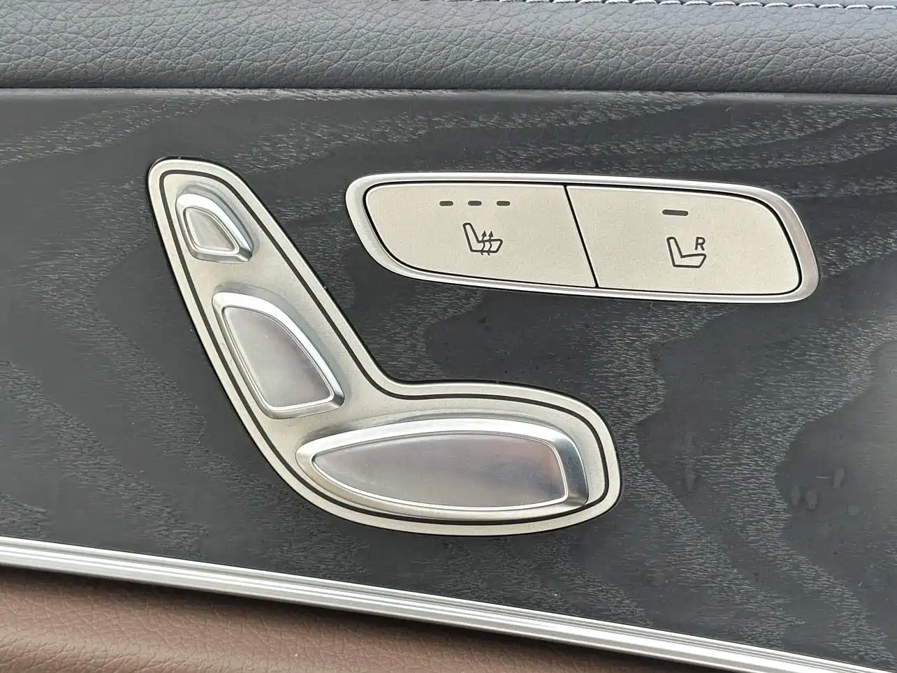 Фото 12 - Mercedes-Benz E-Class
