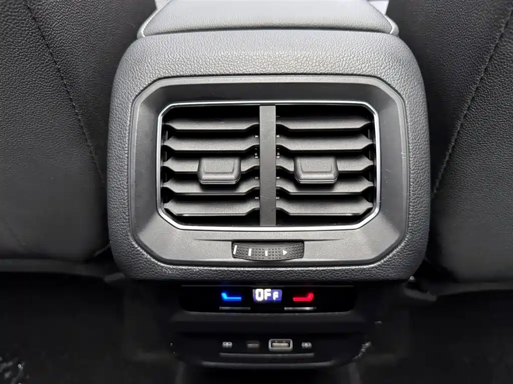 Volkswagen Tiguan L 2023 380TSI 4WD R-Line Premium 7-seater фото 16