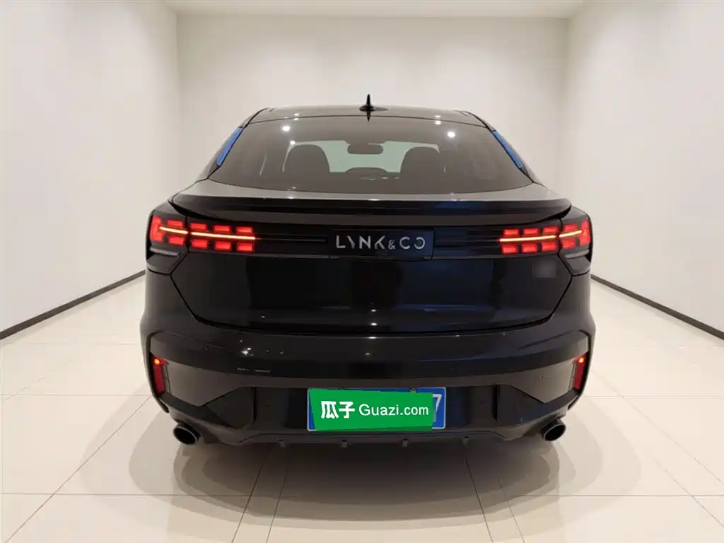 Фото 6 - Lynk & Co 05