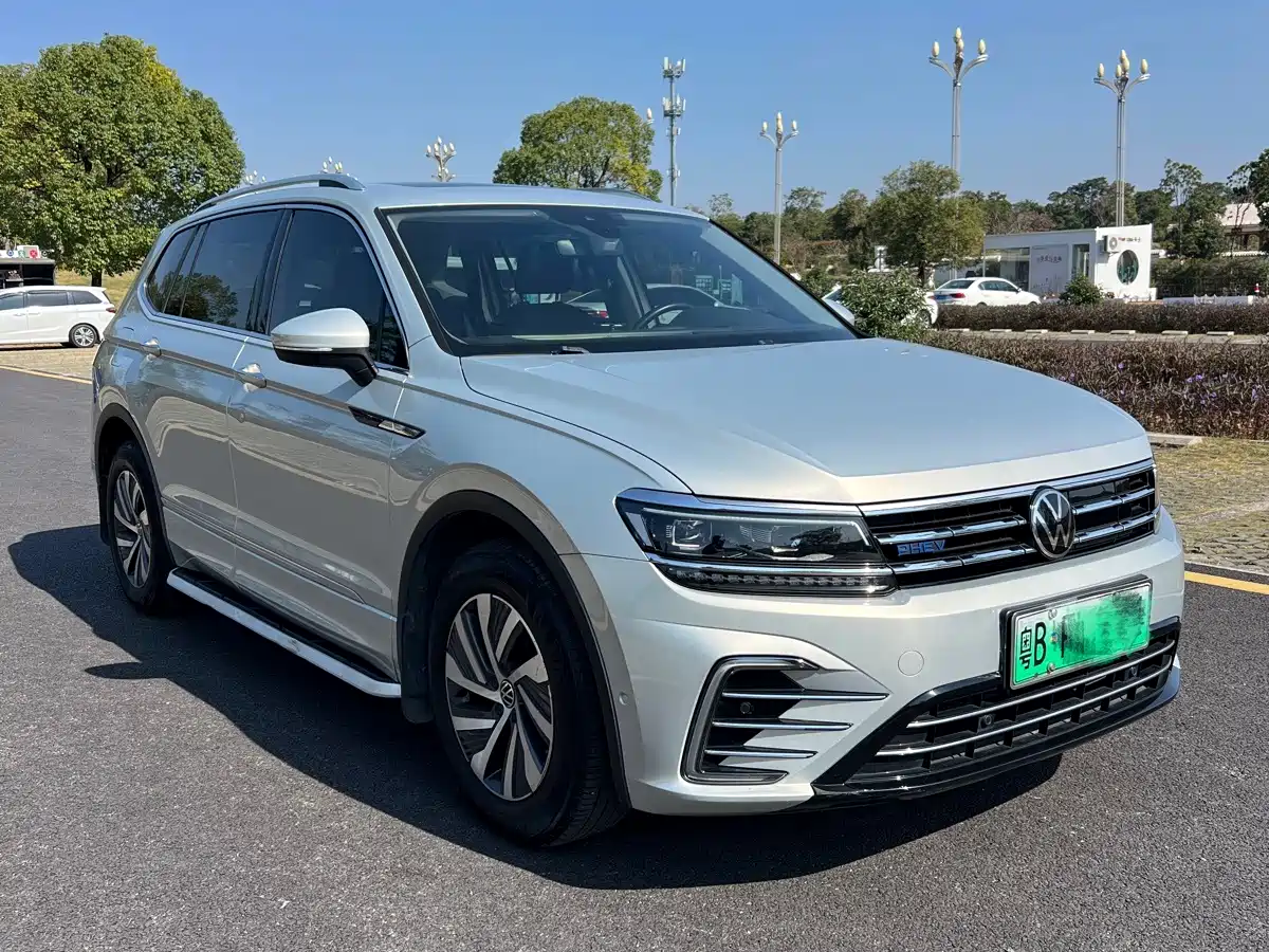 Фото 2 - Volkswagen Tiguan L PHEV