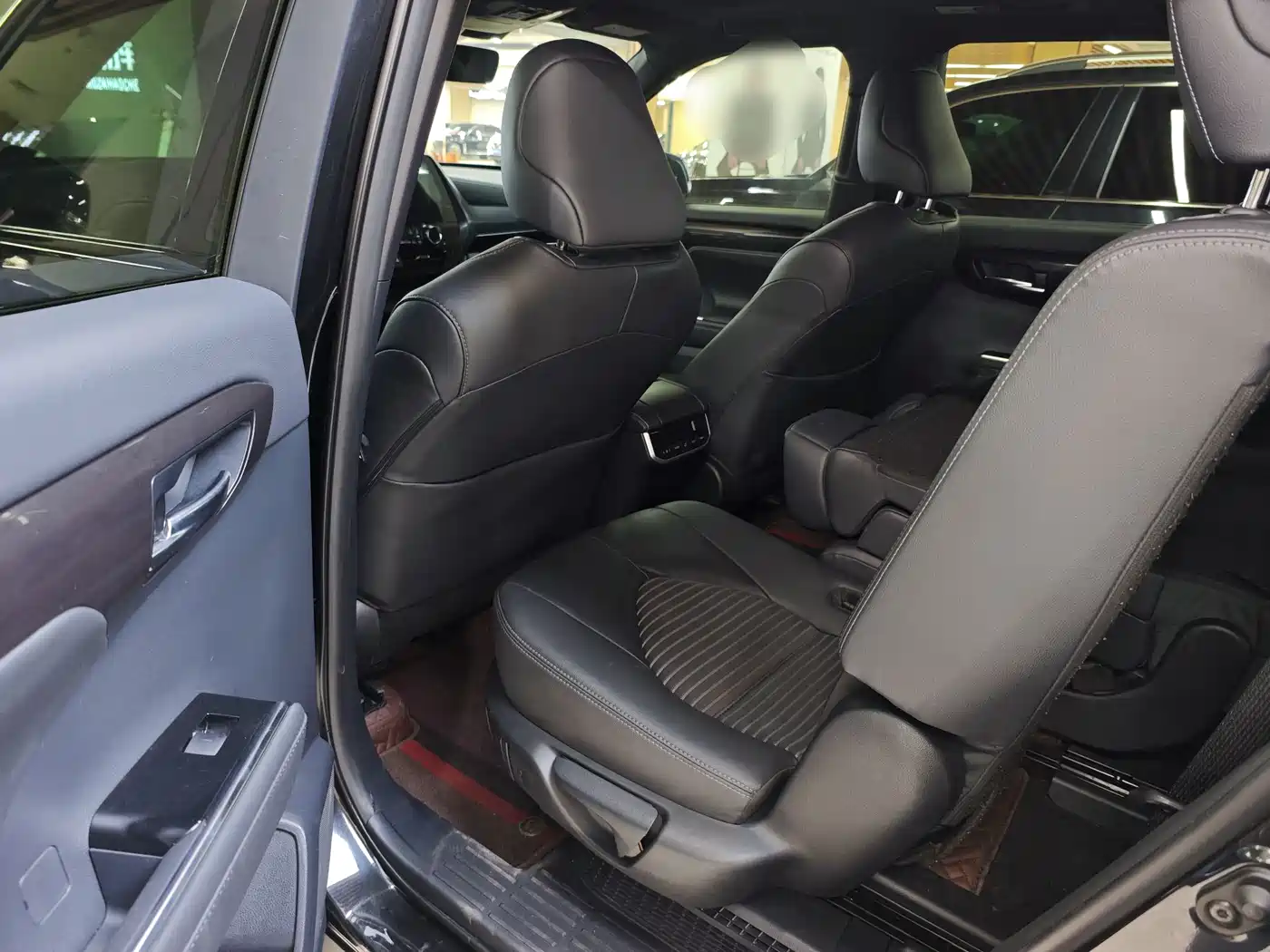 Toyota Crown Kluger 2021 2.5L HEV 4WD Premium фото 9