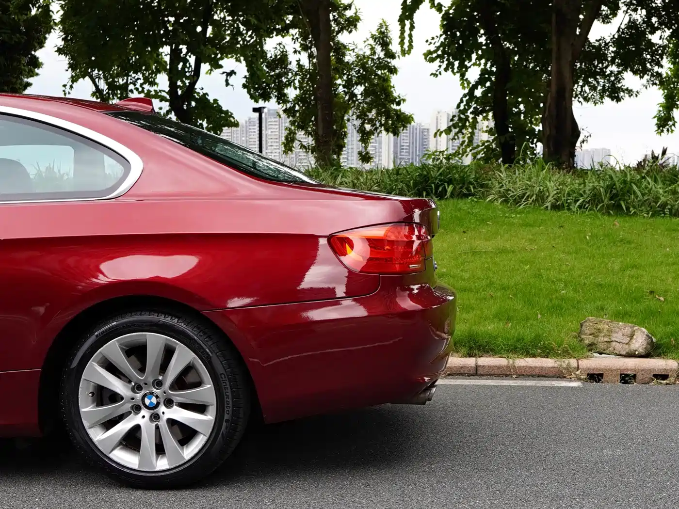 BMW 3 Series (Import) 2013 2011 330i Coupe
