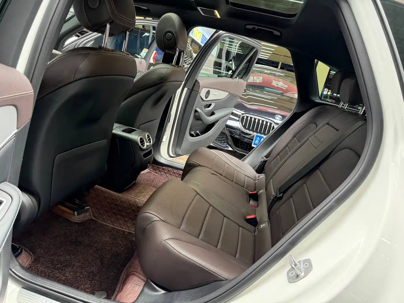 Mercedes-Benz GLC 2020 Facelift GLC 260 L 4MATIC Dynamic фото 16
