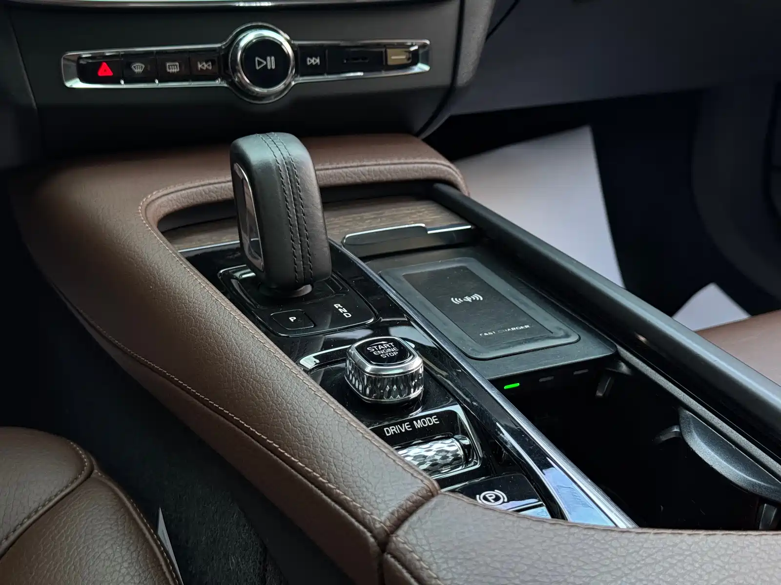 Photo 17 - Volvo V90