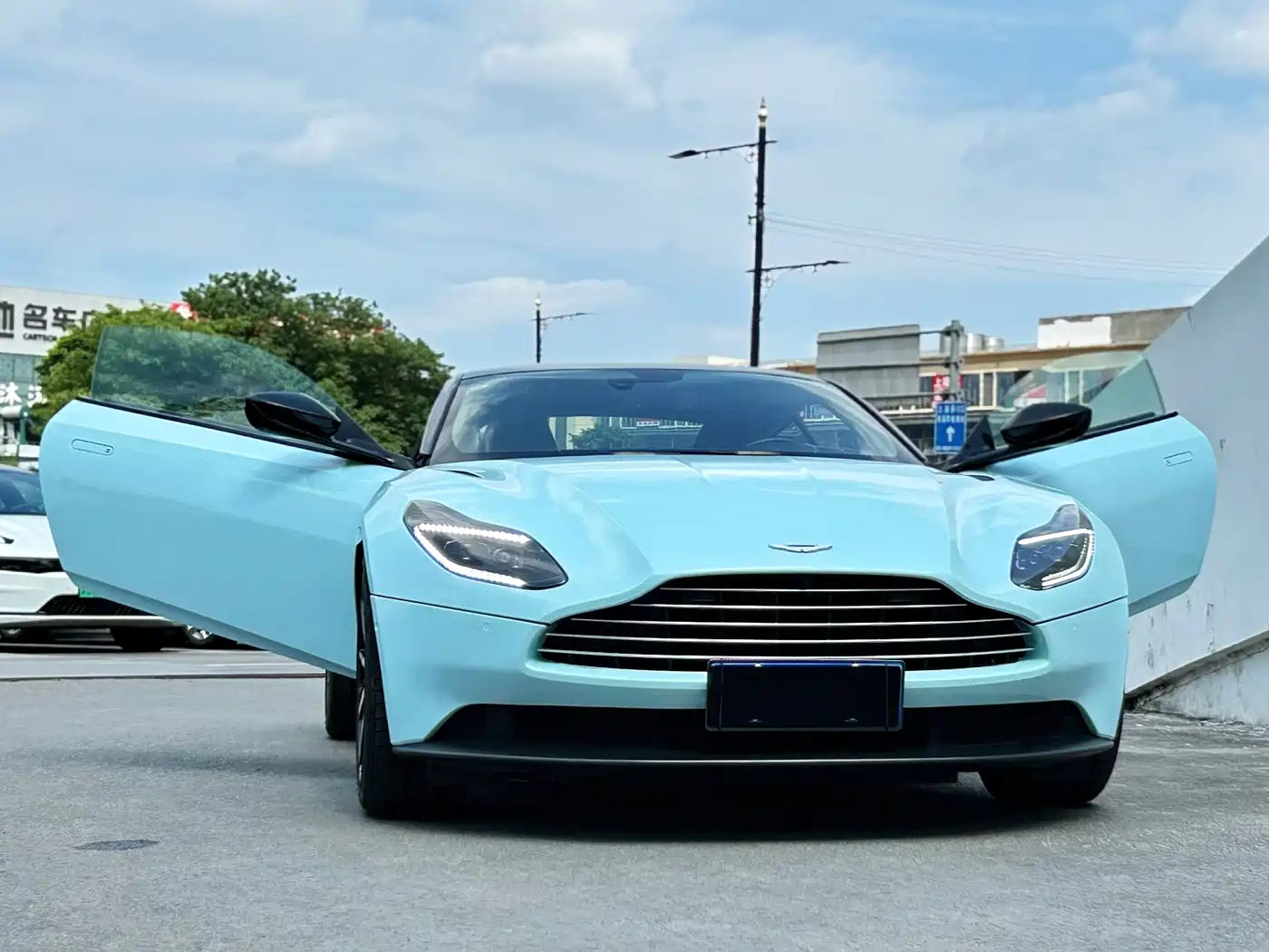 Aston Martin DB11 2019 Model 4.0T V8 Coupe фото 10