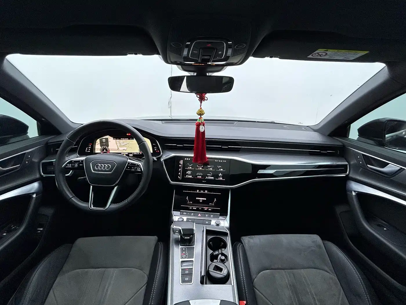 Audi A6L 2021 40 TFSI Luxury Sport фото 15
