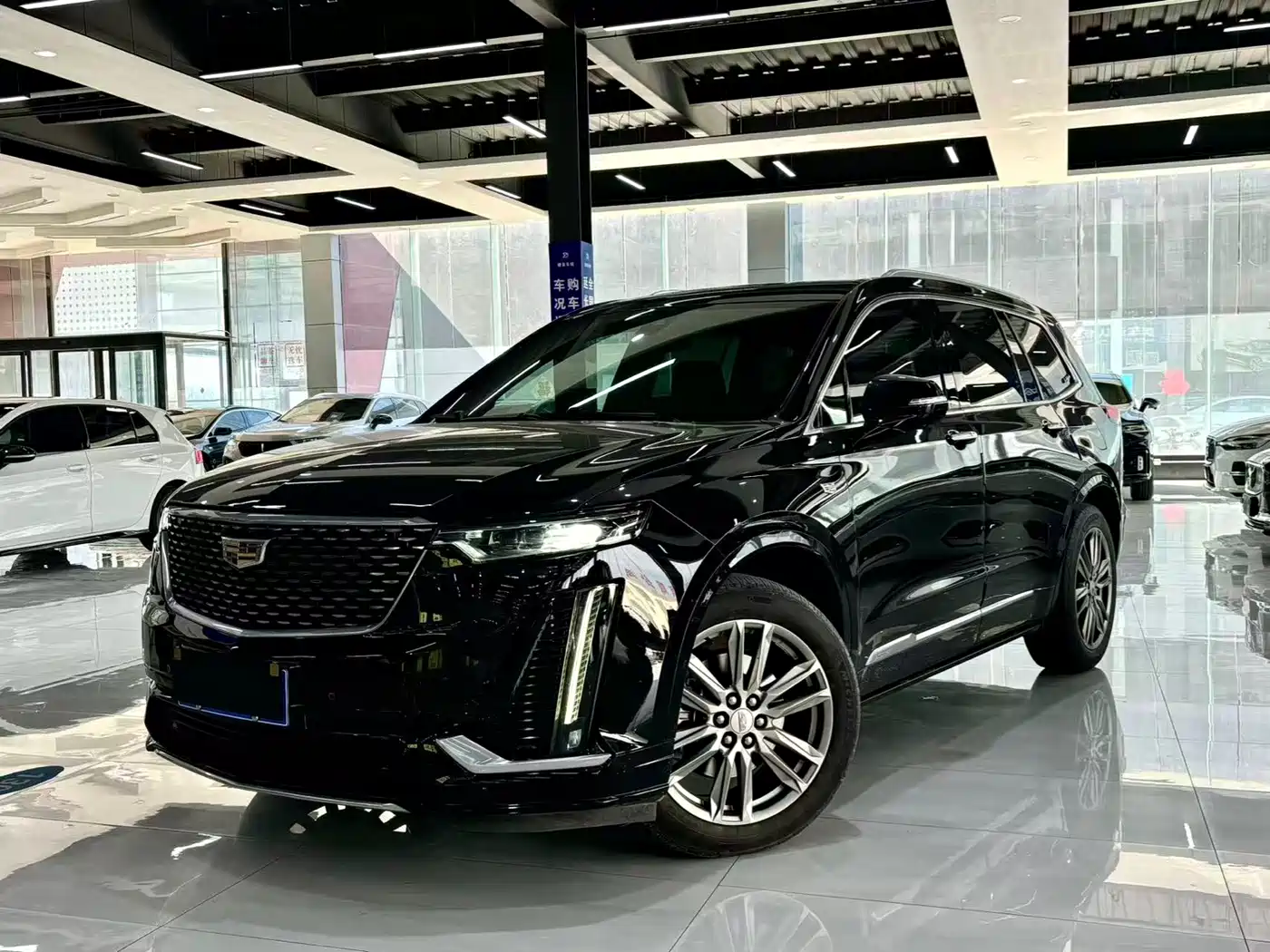 CADILLAC XT6