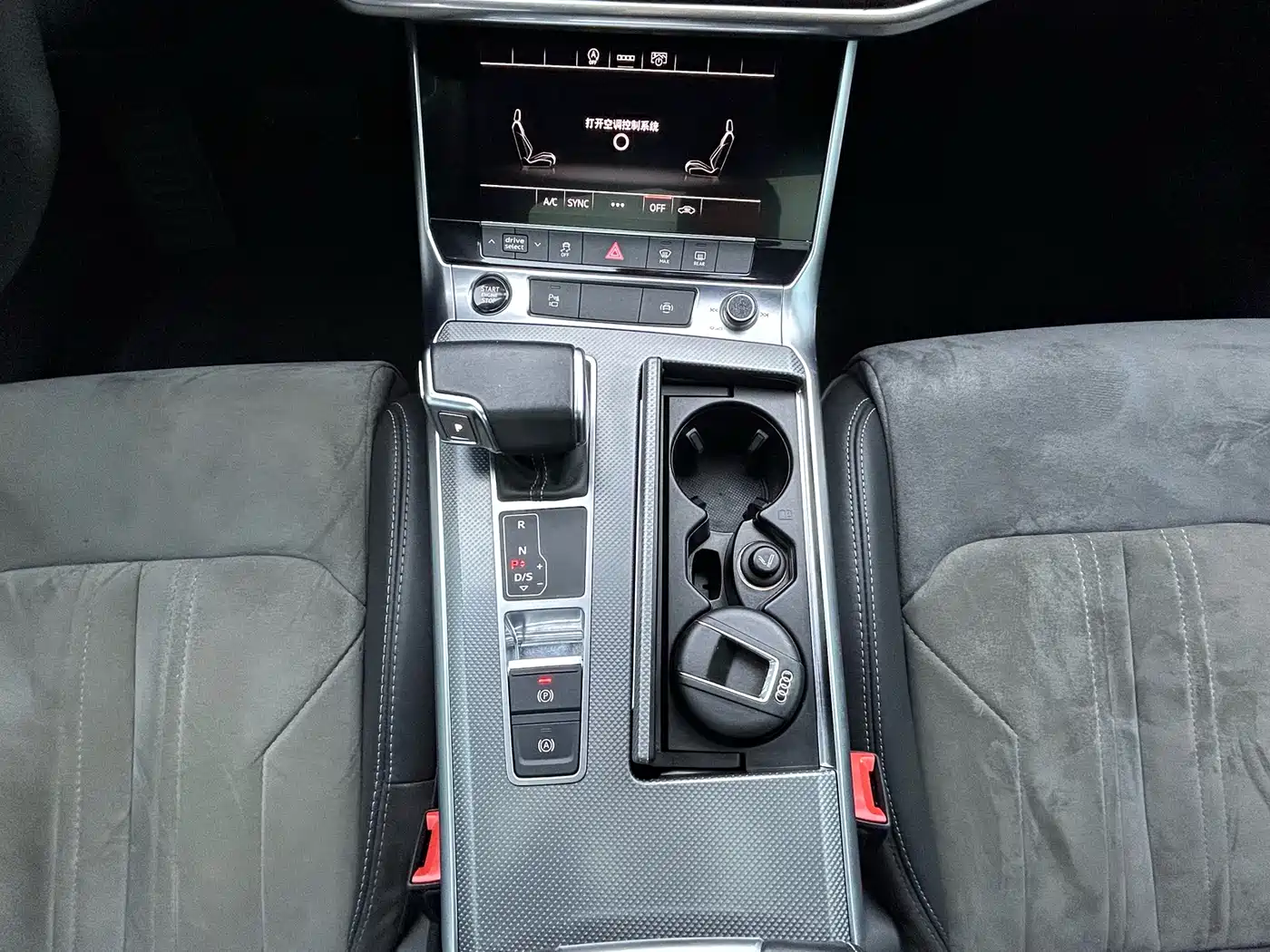 Audi A6L 2021 40 TFSI Luxury Sport фото 20