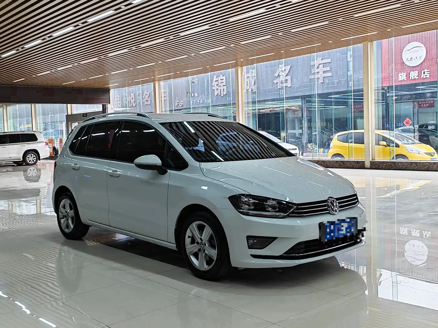 Volkswagen Golf Sportsvan 2016 1.6L Automatic Comfort фото 3
