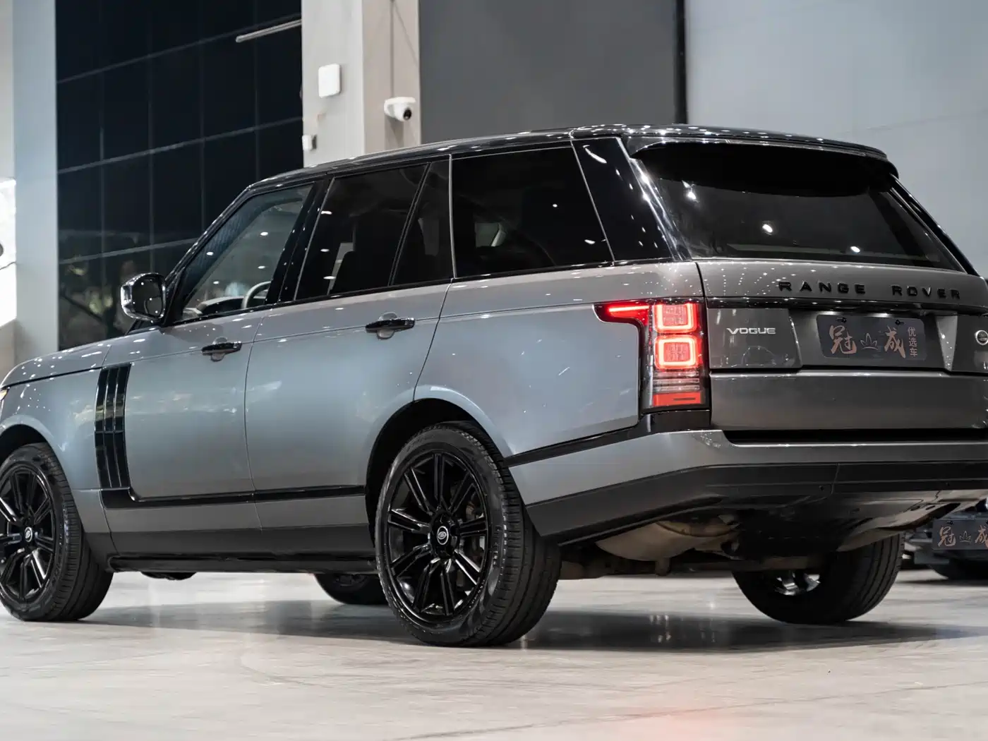 Land Rover Range Rover 2015 3.0 SC V6 Obsidian Limited Edition фото 5