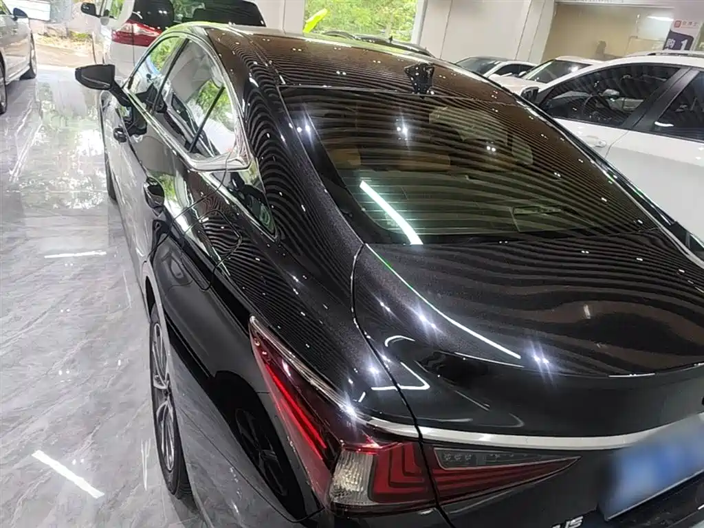 Lexus ES 2022 200 Luxury Edition фото 6