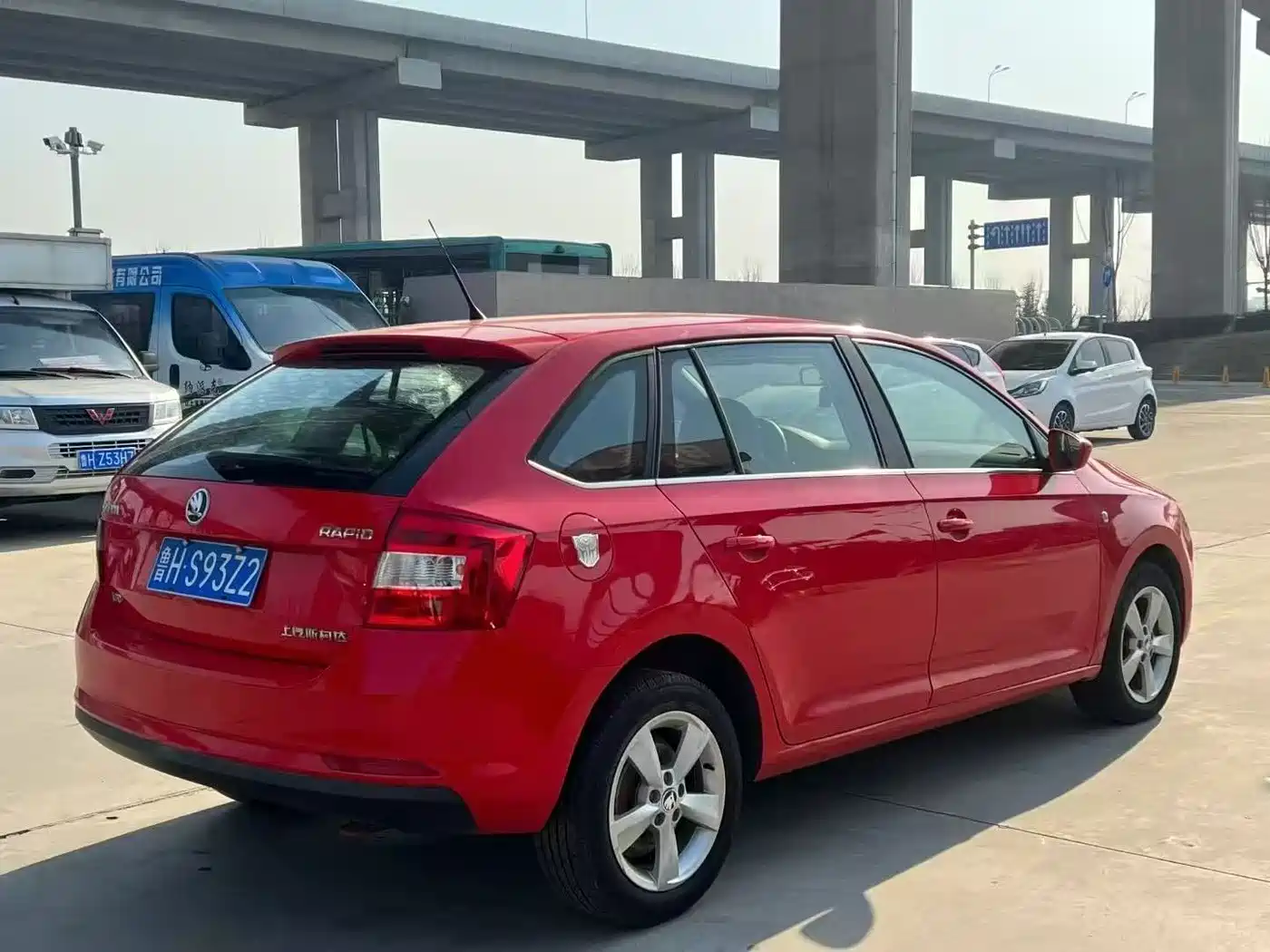 Škoda Skoda Rapid Spaceback 2016 Facelift 1.6L Automatic Innovation Edition фото 10