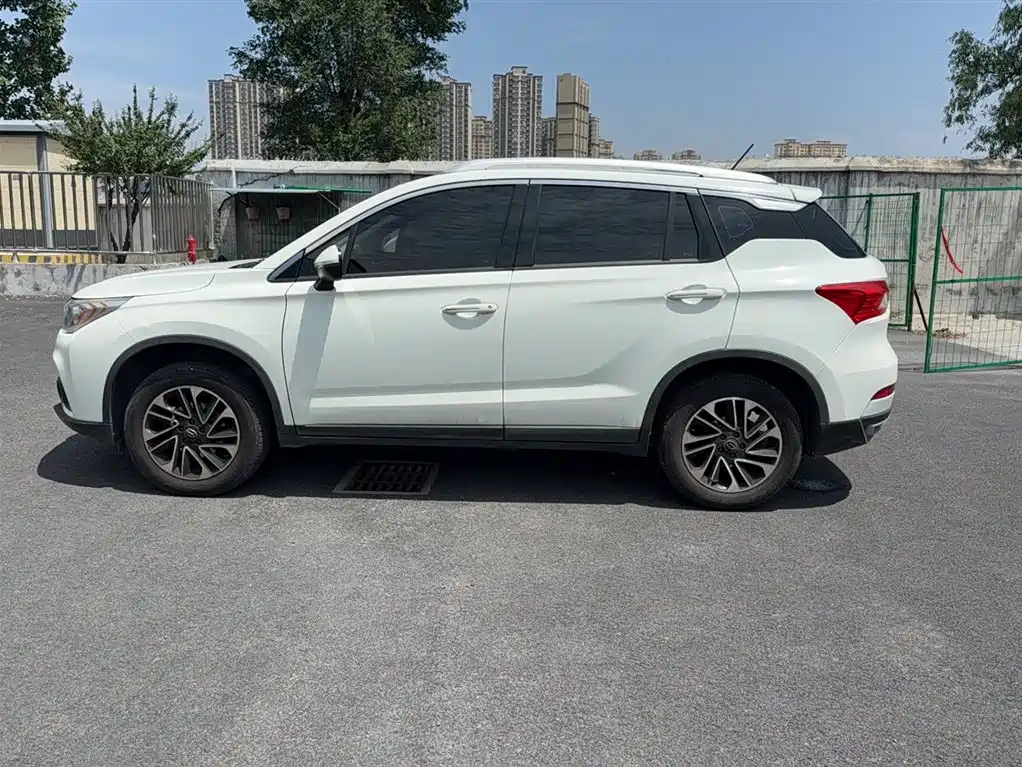 GAC Trumpchi Trumpchi GS4 2017 200T Manual 2WD Elite фото 10