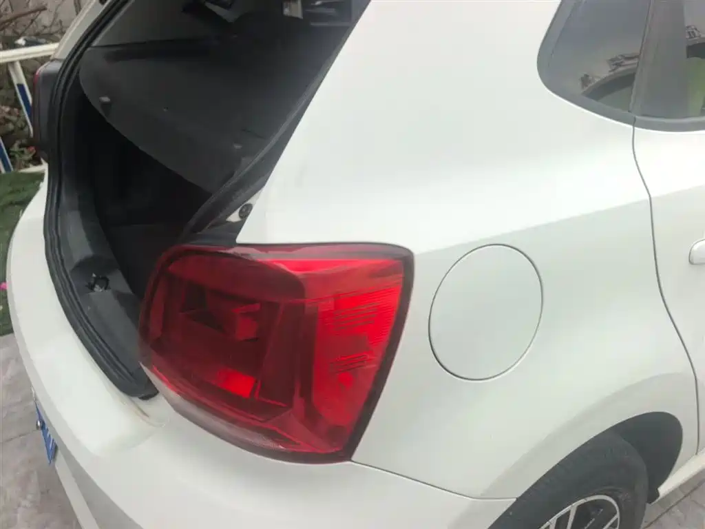 Volkswagen Polo 2016 1.4L Automatic Trend фото 7