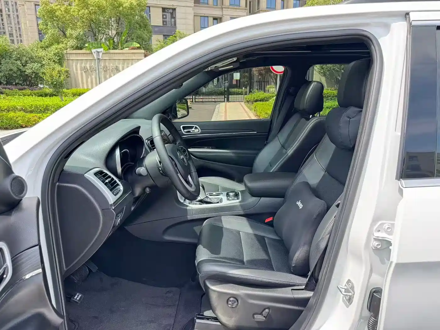 JEEP GRAND CHEROKEE (IMPORTED)