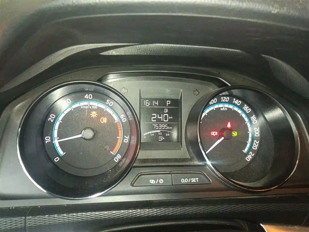 SKODA KOMICK