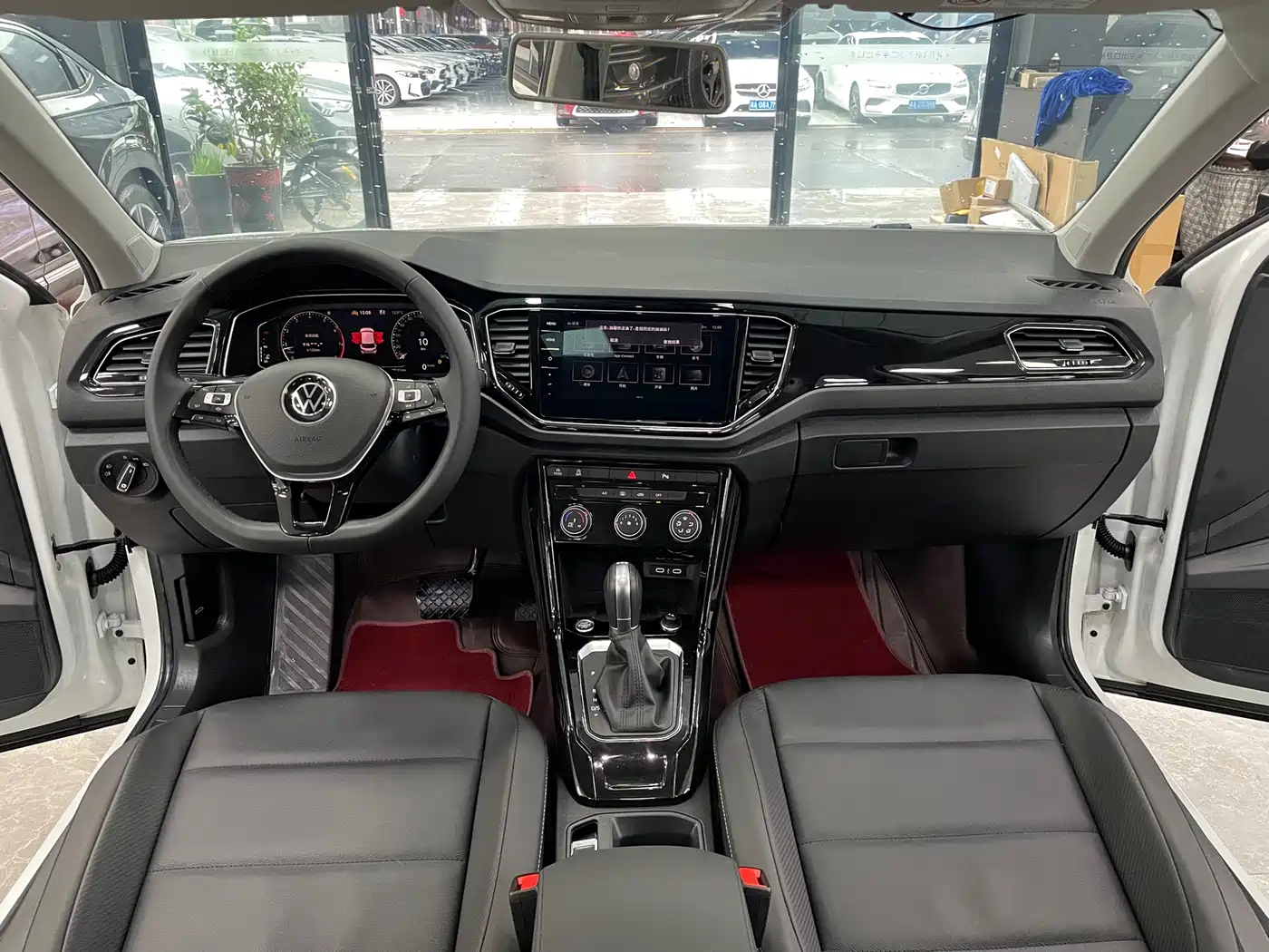 VOLKSWAGEN T-ROC EXPLORING SONGS
