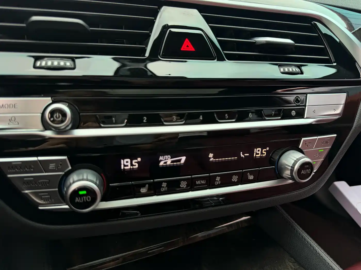 BMW 5 Series 2020 530Li Leading M Sport Package фото 21