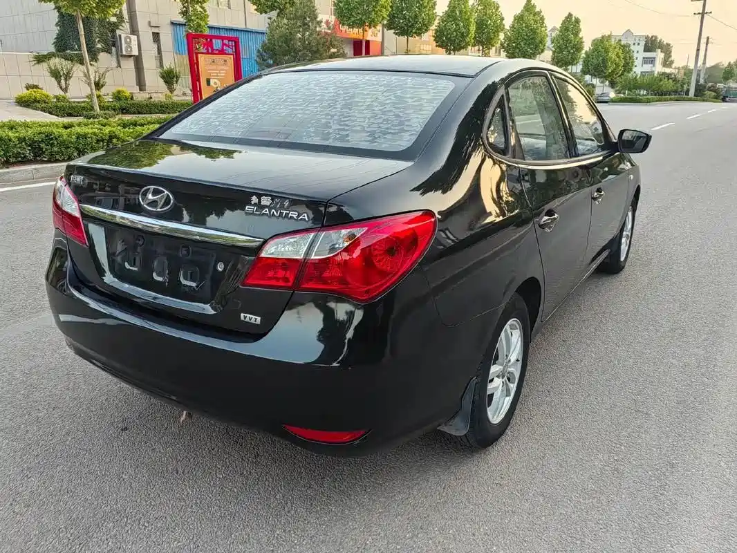 Hyundai Elantra 2011 1.6L Automatic Comfort фото 4