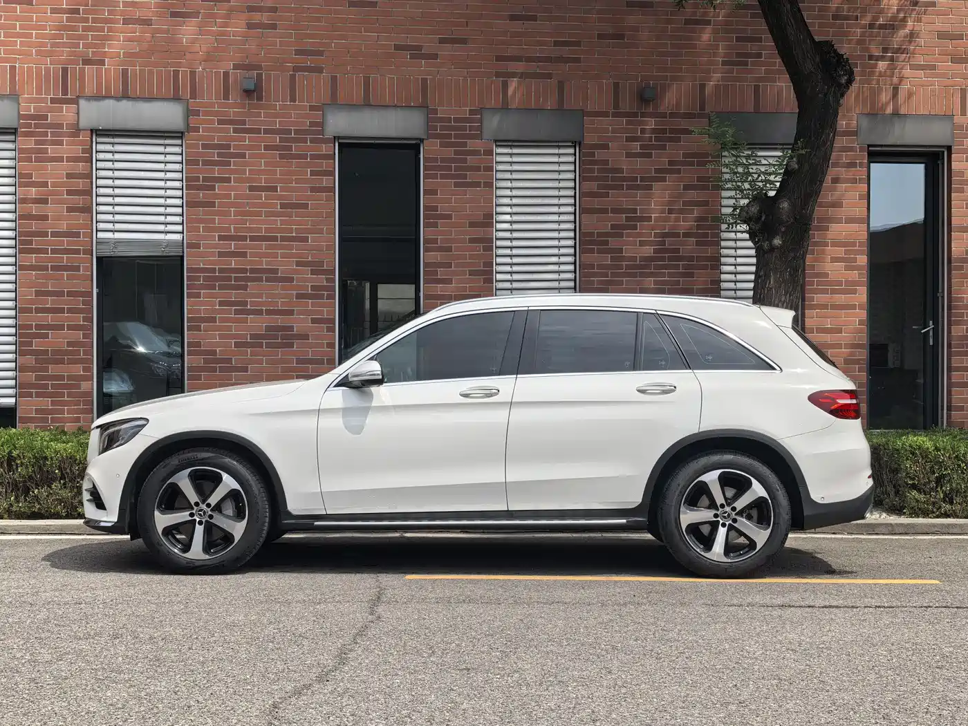 Mercedes-Benz GLC 2019 GLC 260 L 4MATIC Luxury фото 2