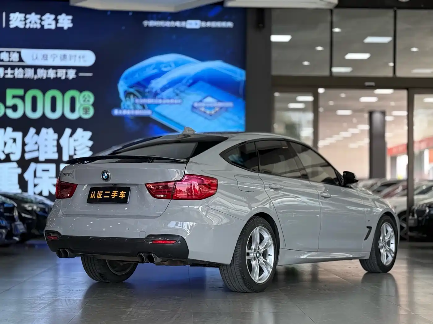 BMW 3 Series GT 2018 320i M Sport фото 9