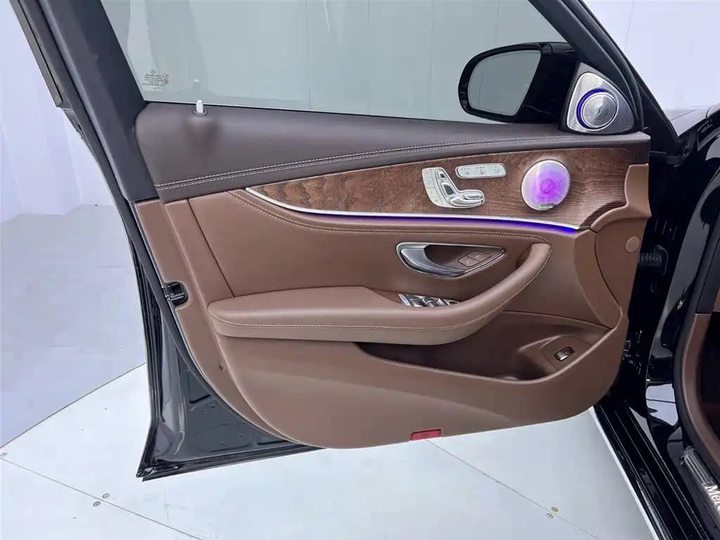 Mercedes-Benz E-Class 2023 Facelift E 300 L Luxury фото 12