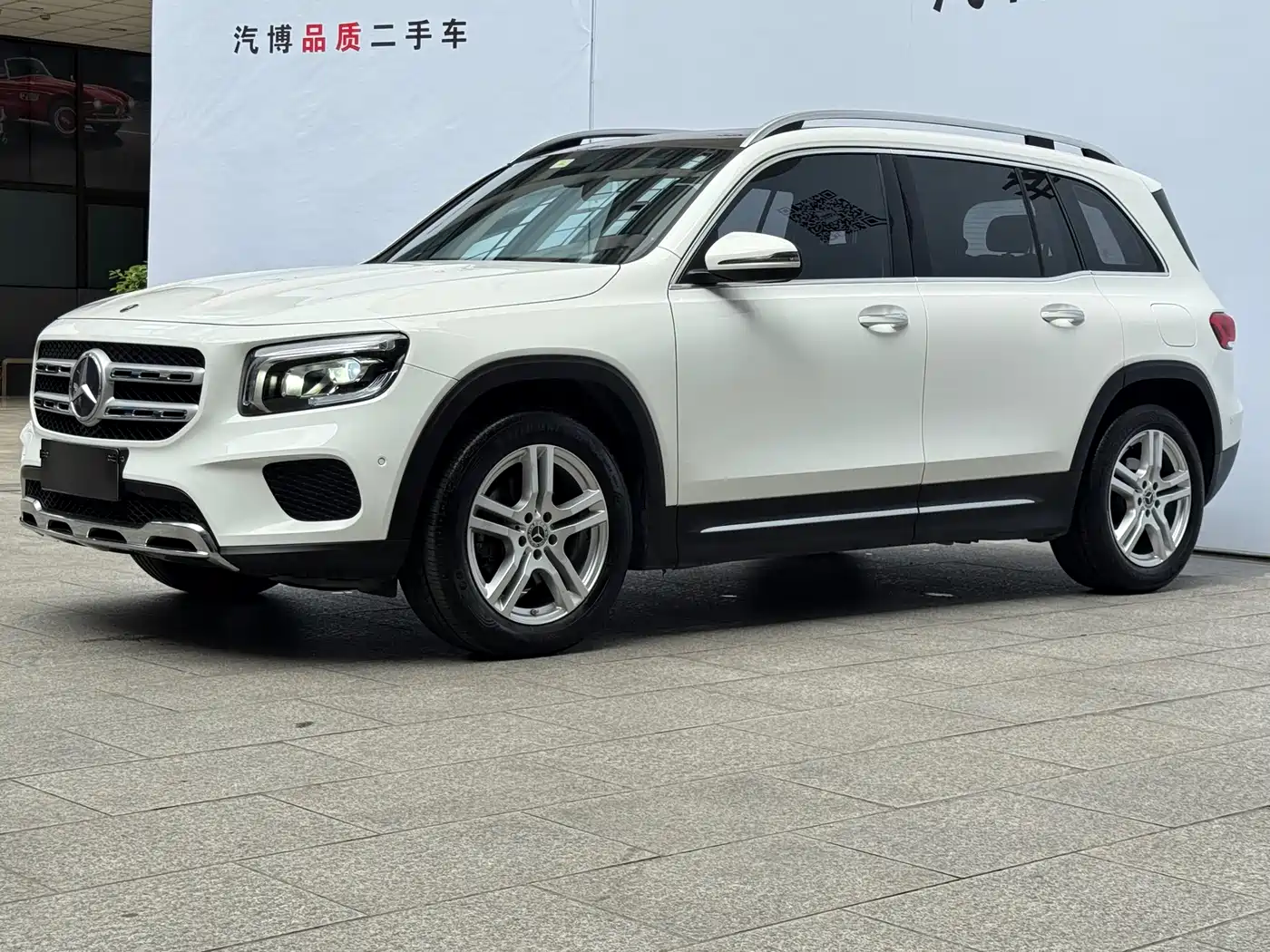 MERCEDES-BENZ GLB