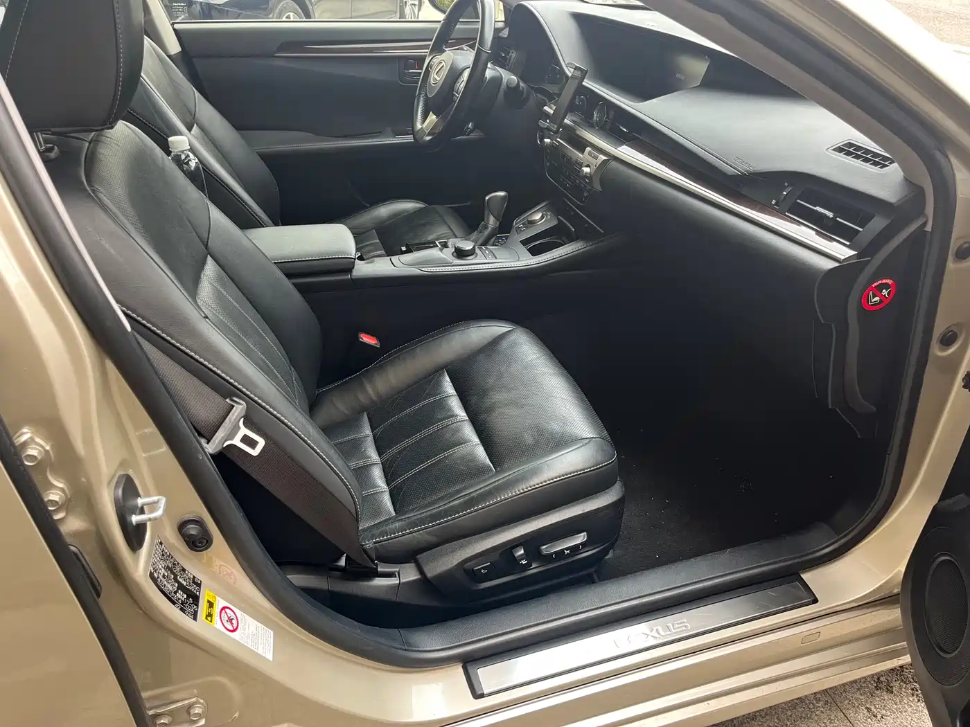Lexus ES 2015 300h Luxury Edition фото 11