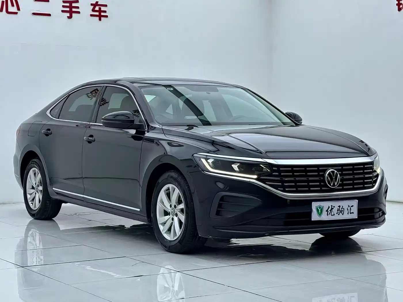 Volkswagen Passat 2022 280TSI Business Edition фото 3