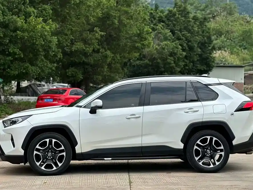 Toyota RAV4 Rongfang 2020 2.0L CVT 2WD Prestige Edition фото 9