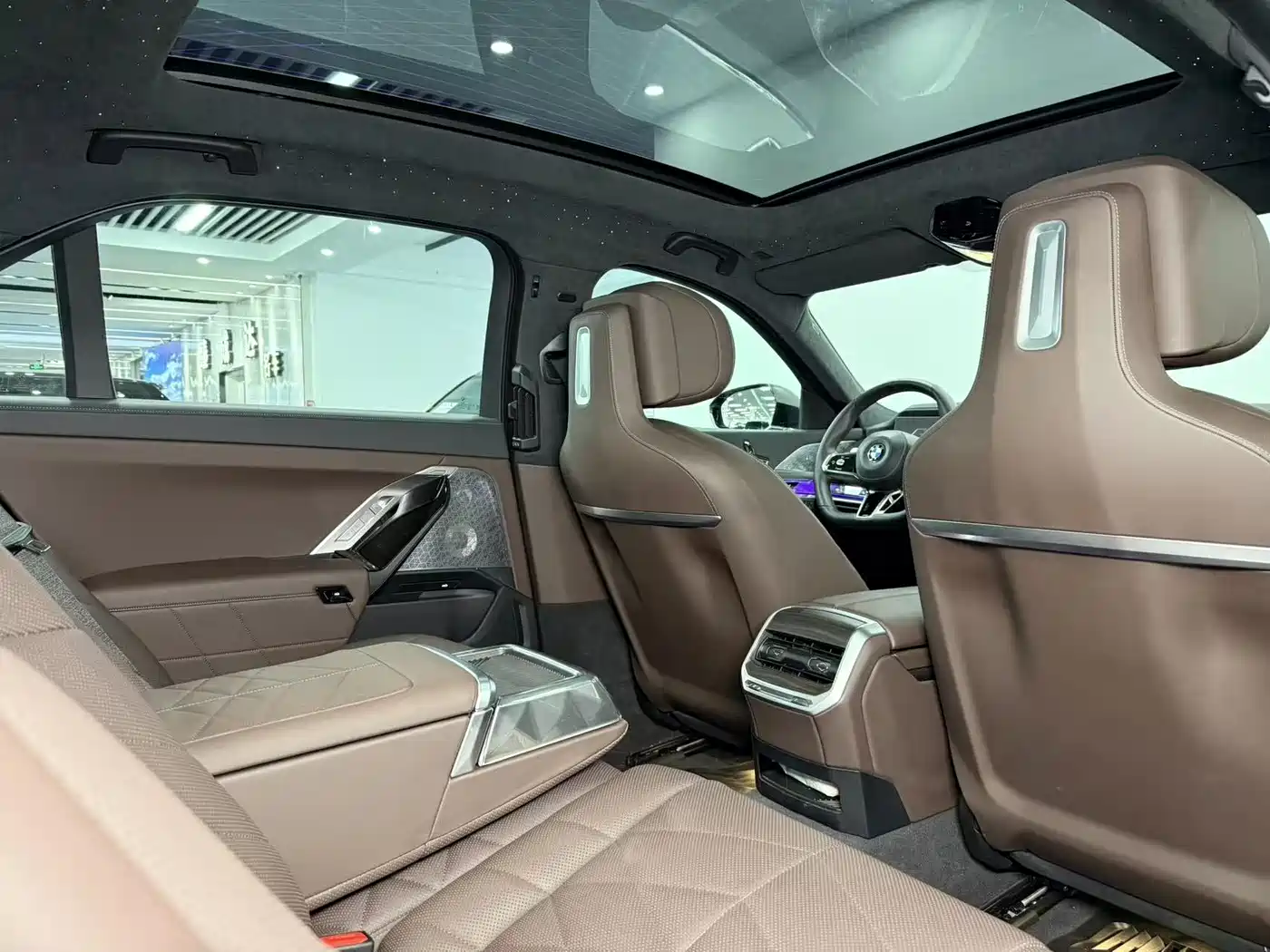 BMW 7 Series 2023 Model 735Li M Sport Package фото 14