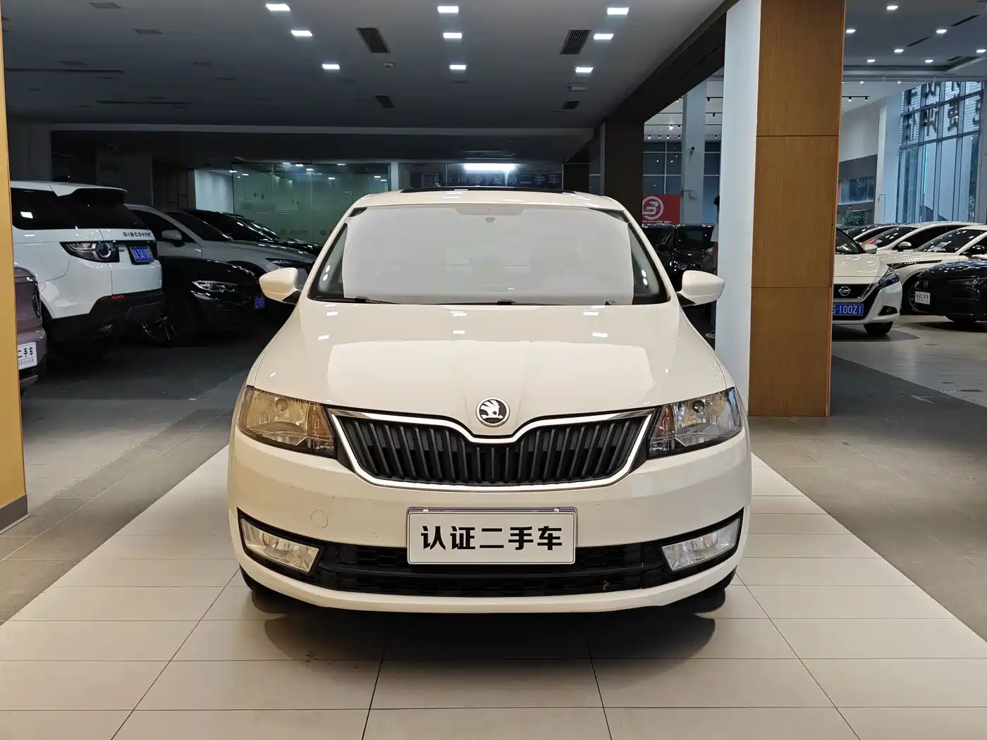 Škoda Rapid 2016 1.6L Automatic Pioneer Edition фото 3