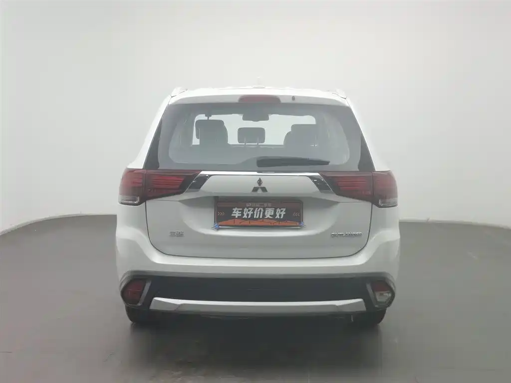 Mitsubishi Outlander 2018 2.0L 2WD Glory Edition 5-seater фото 4