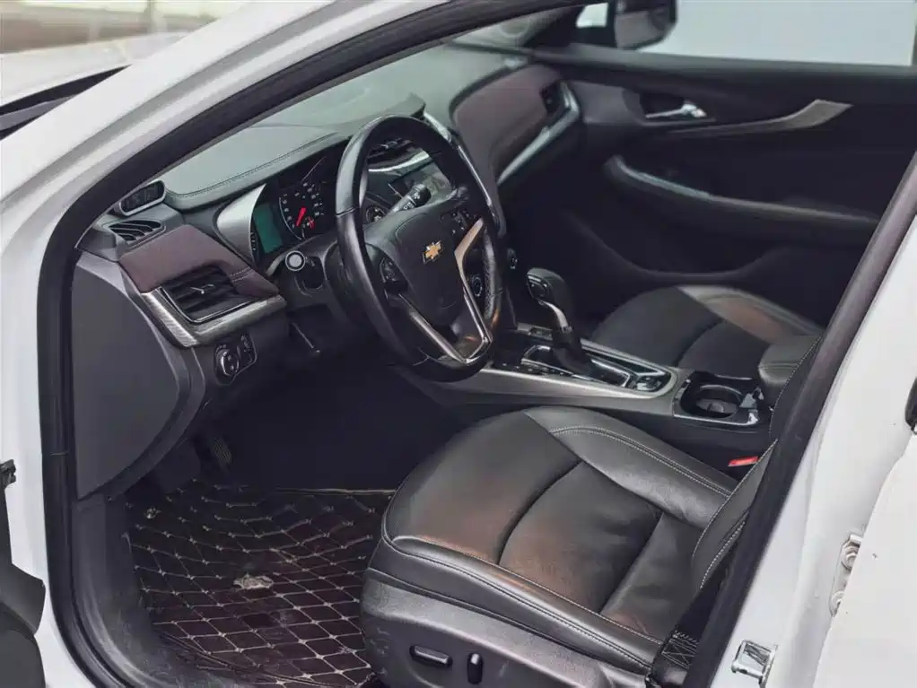 Chevrolet Malibu 2017 1.5T Automatic Luxury Edition фото 2