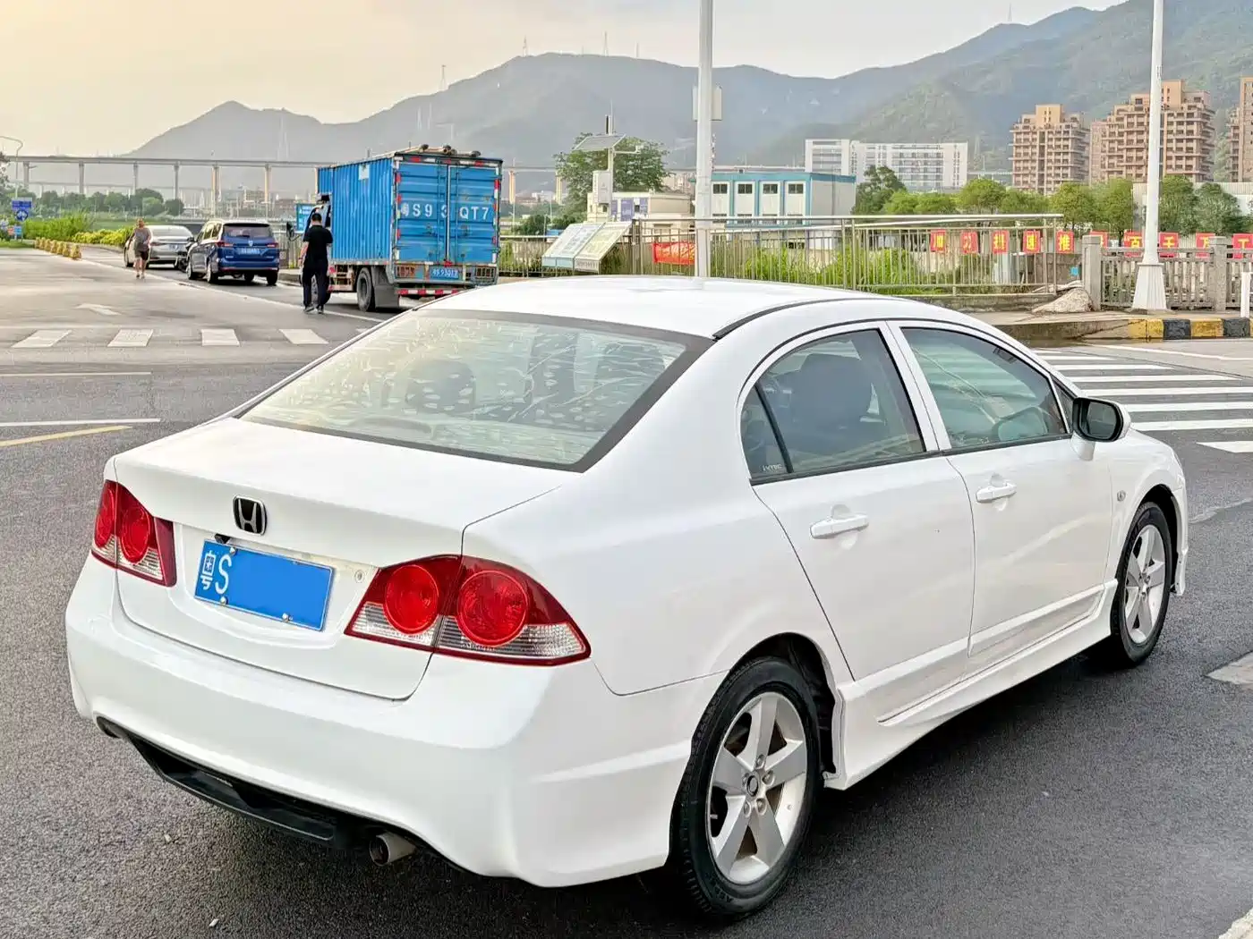 CIIMO CIIMO 2012 2012 1.8L Automatic