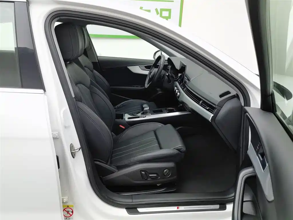 Audi A4L 2020 40 TFSI Fashion Dynamic Edition фото 23