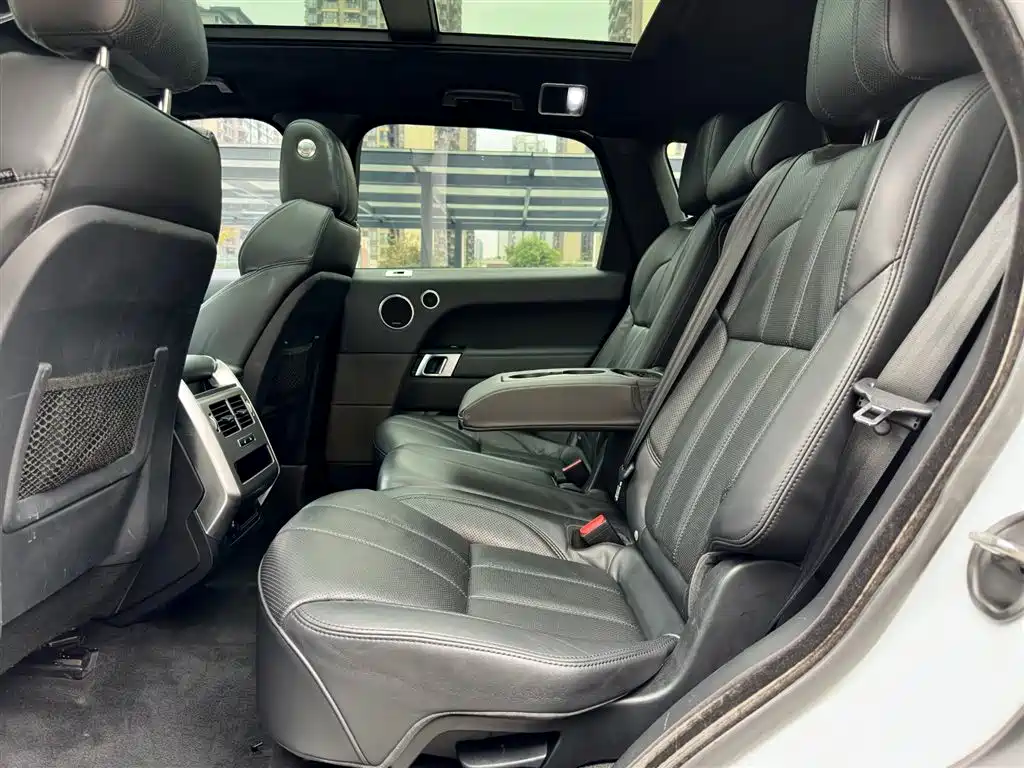 Land Rover Range Rover Sport фото 13