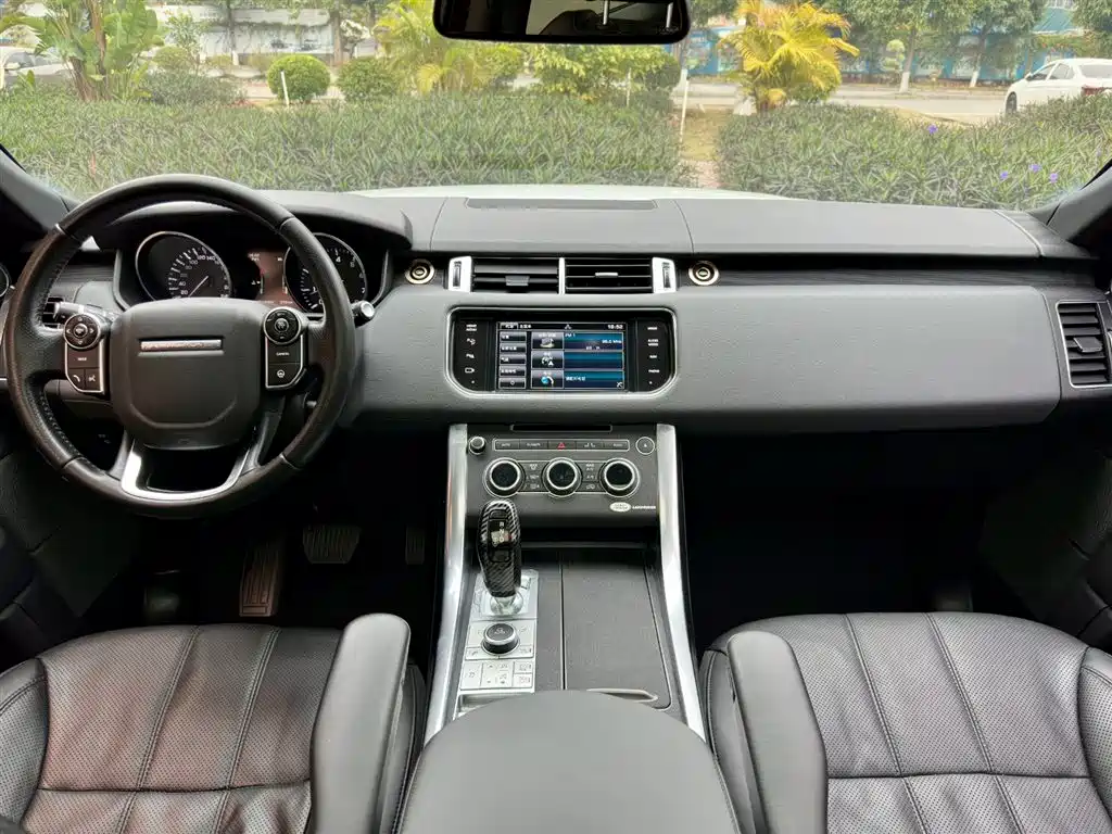 Land Rover Range Rover Sport фото 11