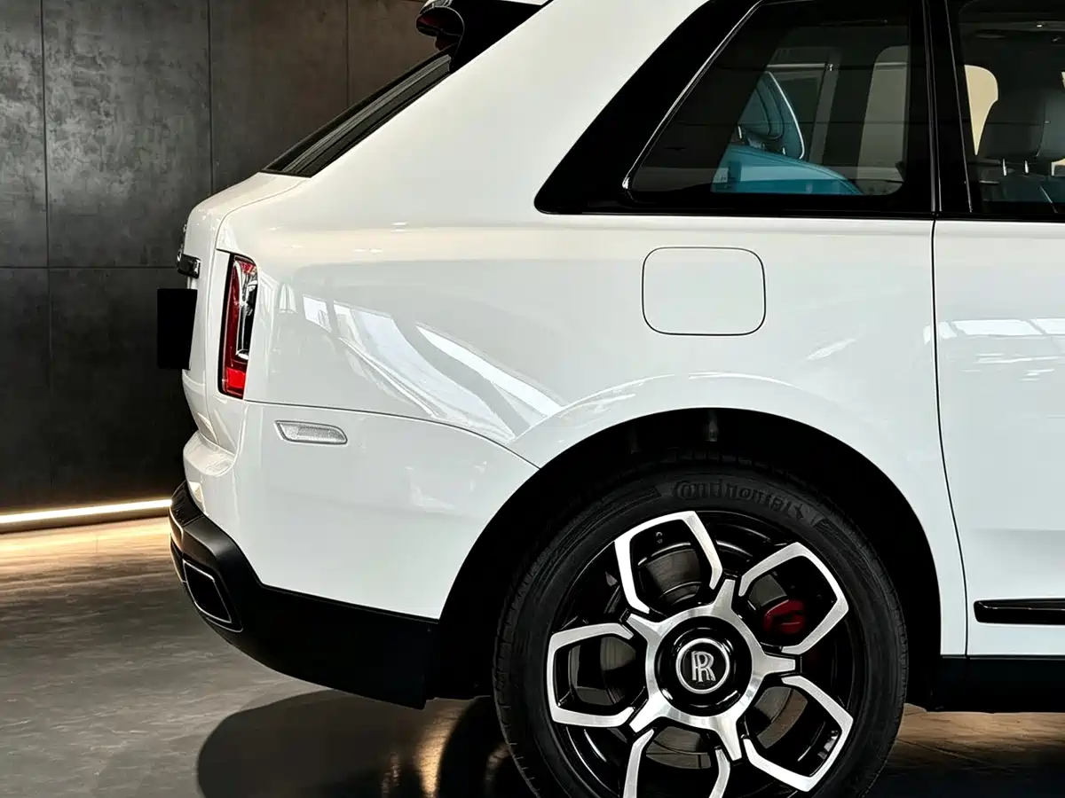 Rolls-Royce Cullinan 2021 2020 Black Badge
