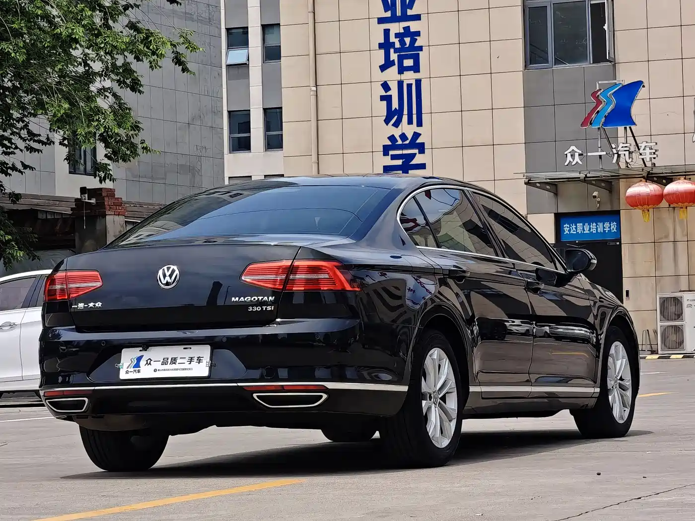 Volkswagen Magotan 2017 330TSI DSG Luxury фото 7