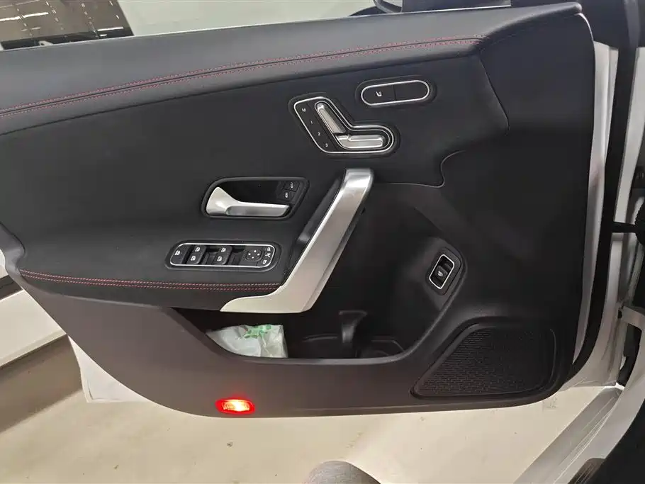 Mercedes-Benz CLA (Import) 2024 CLA 200 фото 7