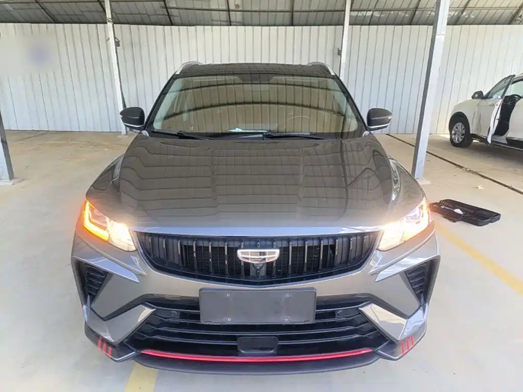 Фото 3 - Geely Binyue