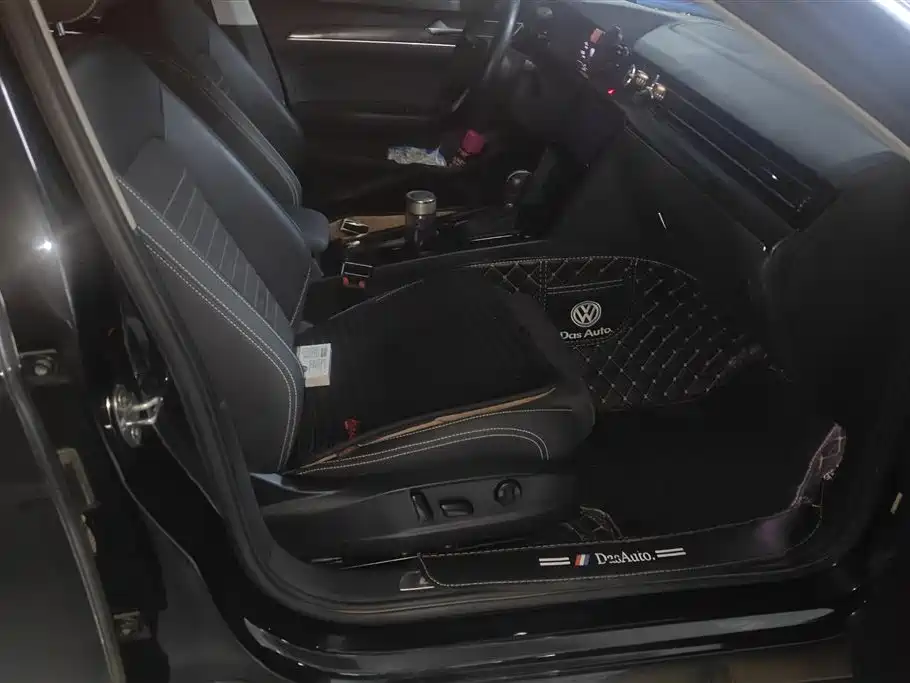 Volkswagen Magotan 2020 330TSI DSG Luxury фото 8