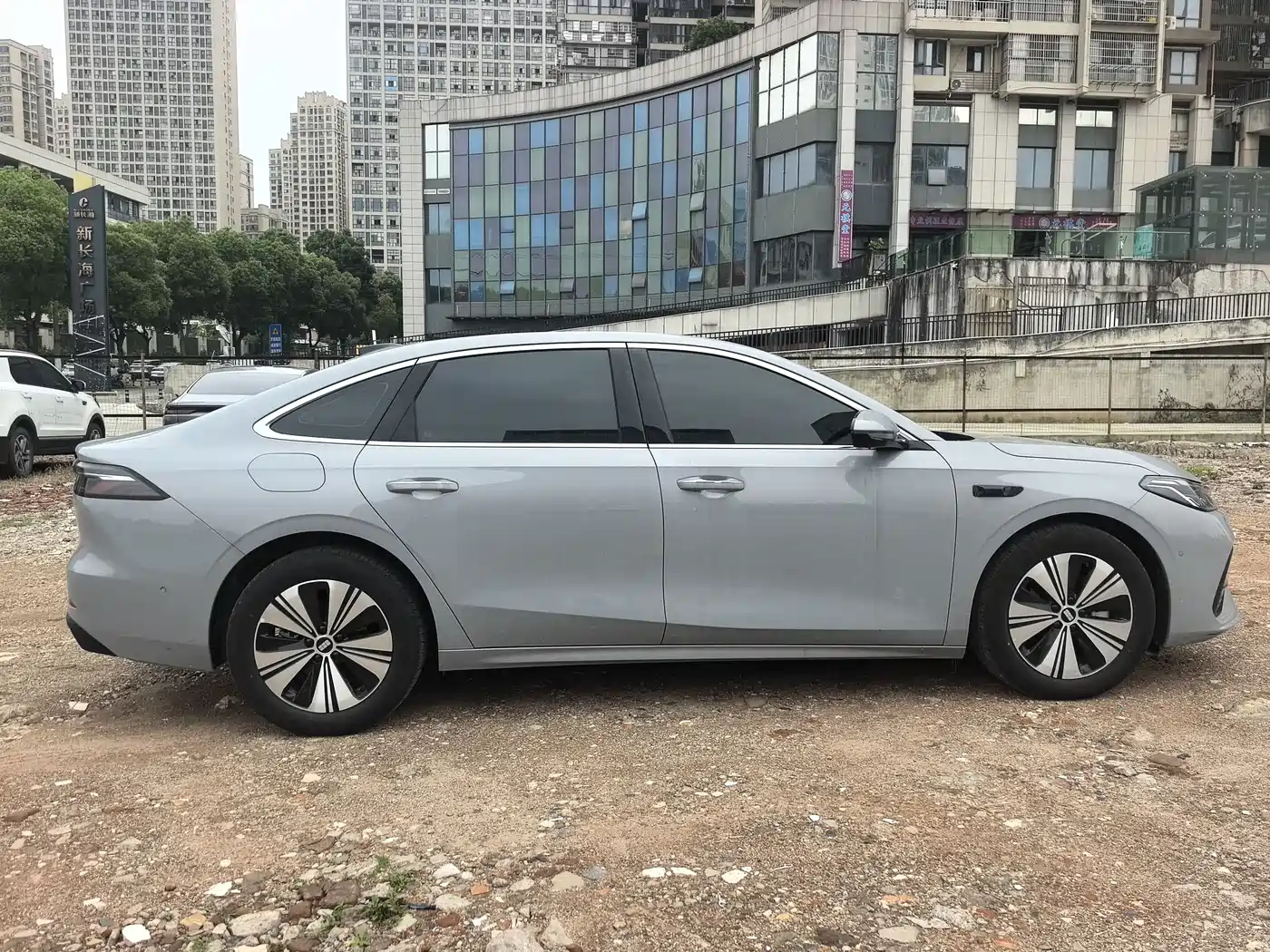 Geely Galaxy Galaxy A7 2025 EM-i 70km Explorer Edition фото 6