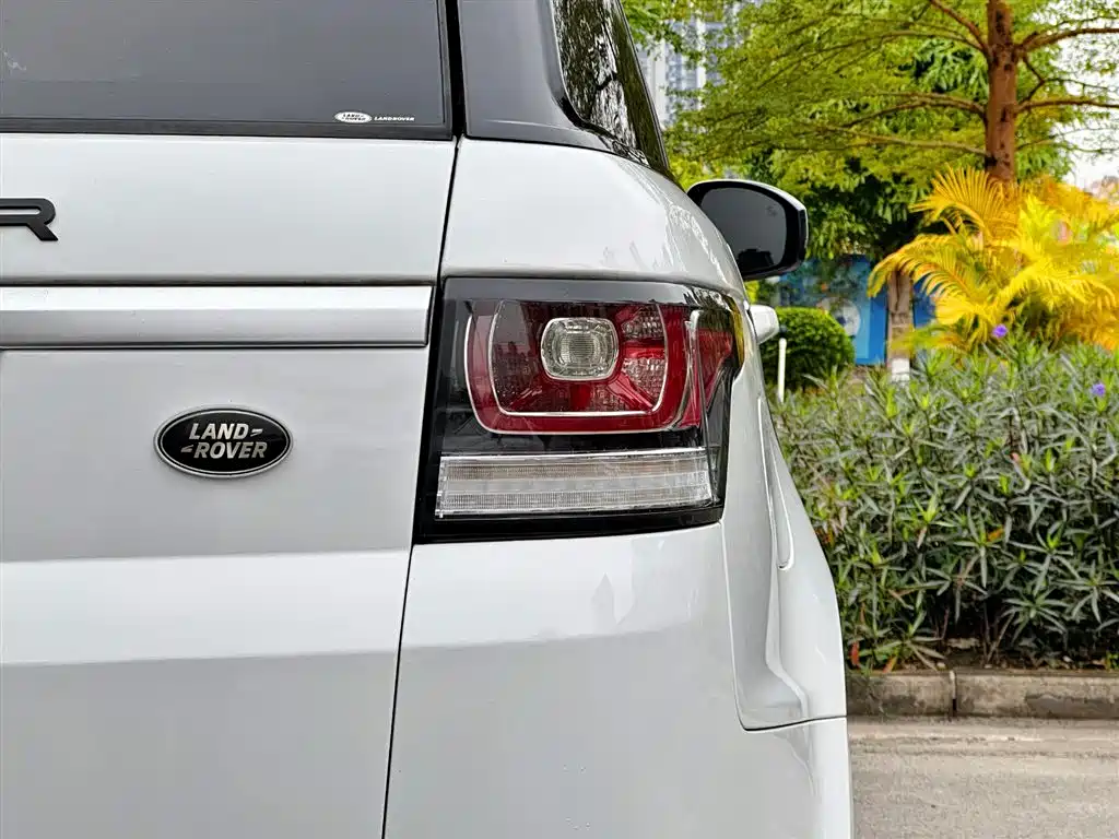 Land Rover Range Rover Sport фото 32