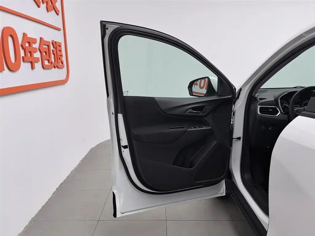 Chevrolet Equinox 2018 535T Automatic Frontier Edition фото 8