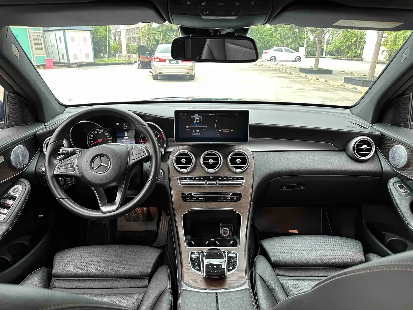 Mercedes-Benz GLC 2016 GLC 300 4MATIC Dynamic фото 9